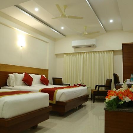 Hotel U.T.Elegance Bangalore Esterno foto