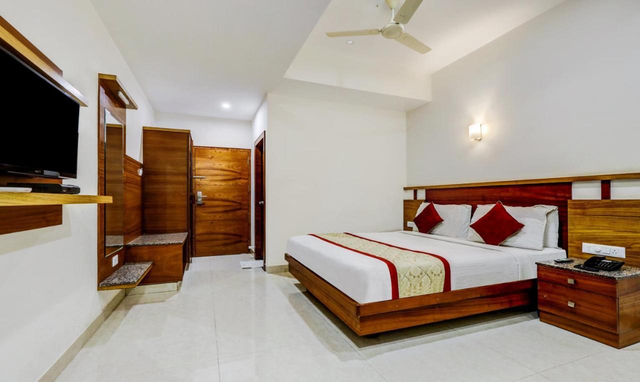 Hotel U.T.Elegance Bangalore Esterno foto