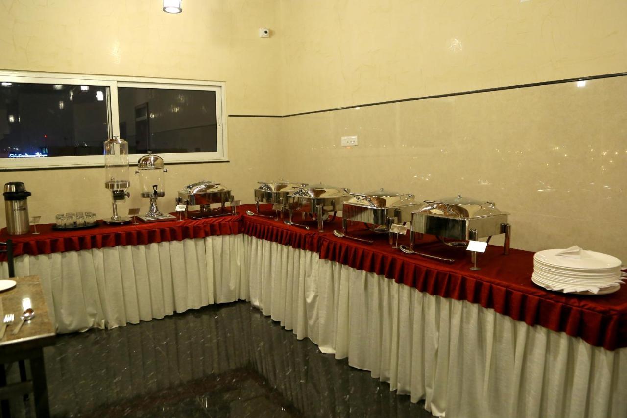 Hotel U.T.Elegance Bangalore Esterno foto