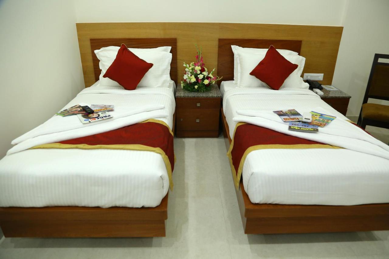 Hotel U.T.Elegance Bangalore Esterno foto