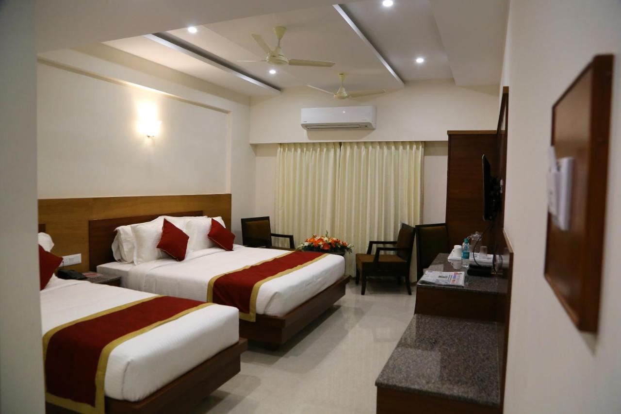 Hotel U.T.Elegance Bangalore Esterno foto