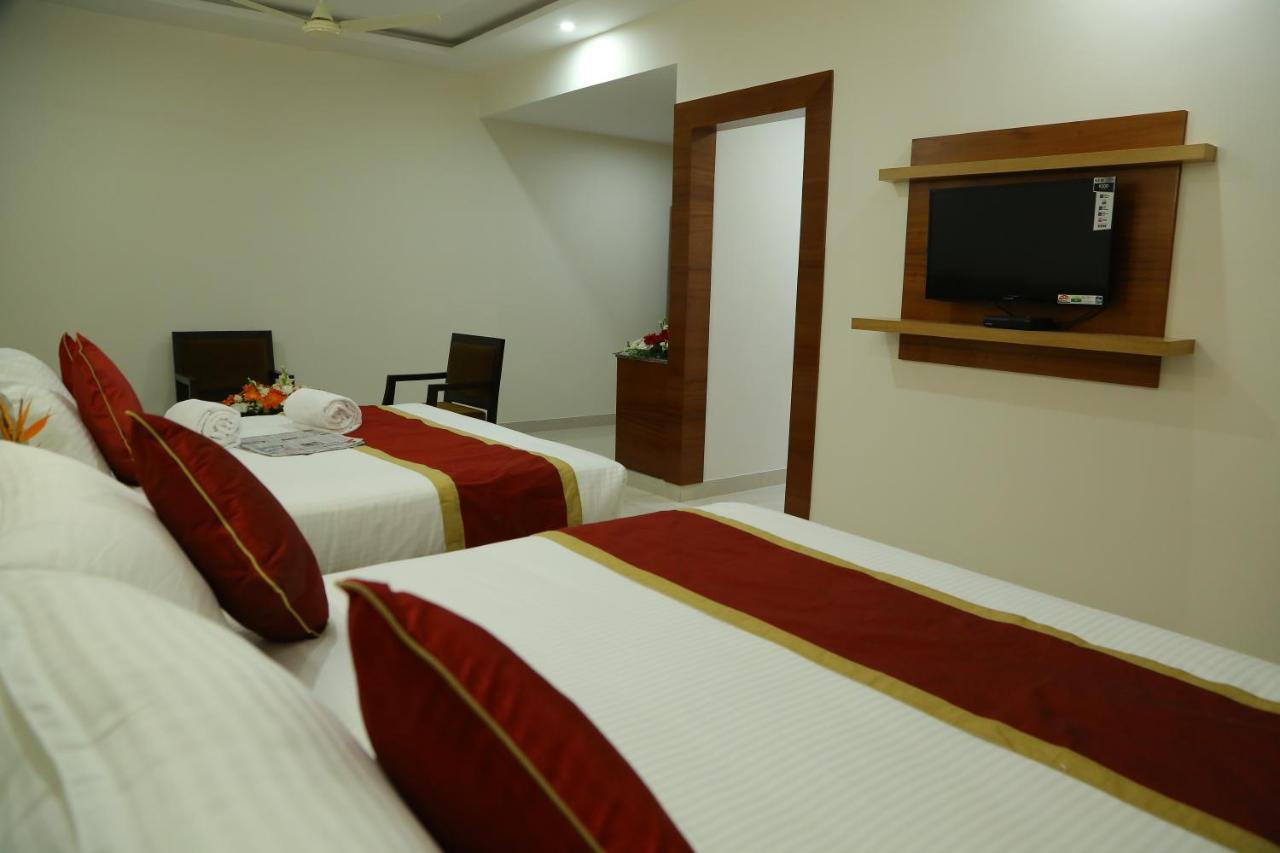 Hotel U.T.Elegance Bangalore Esterno foto
