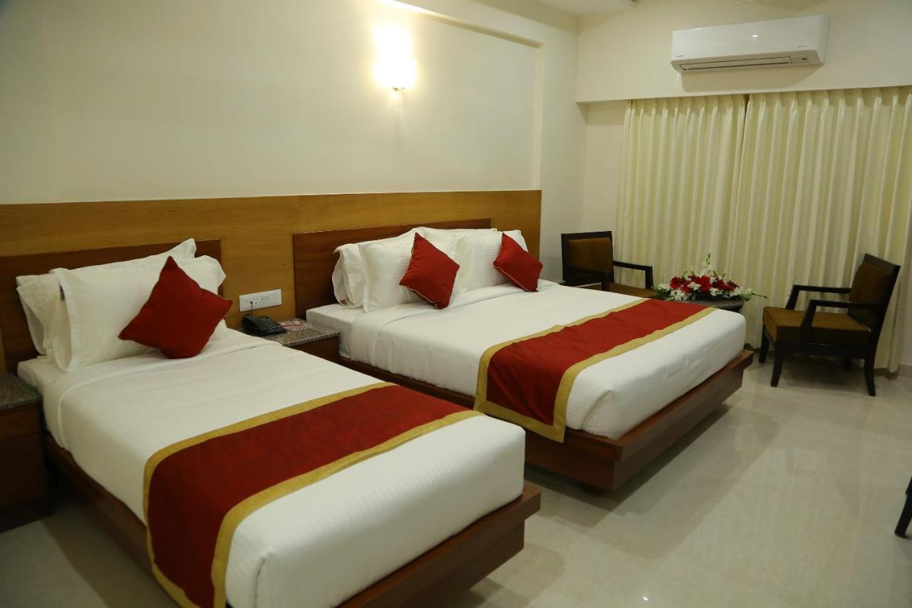 Hotel U.T.Elegance Bangalore Esterno foto