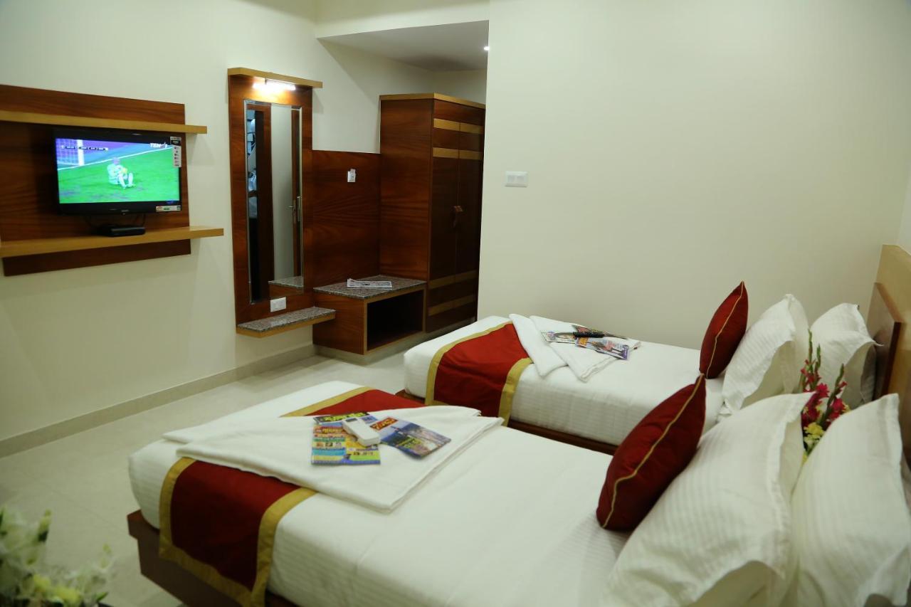 Hotel U.T.Elegance Bangalore Esterno foto