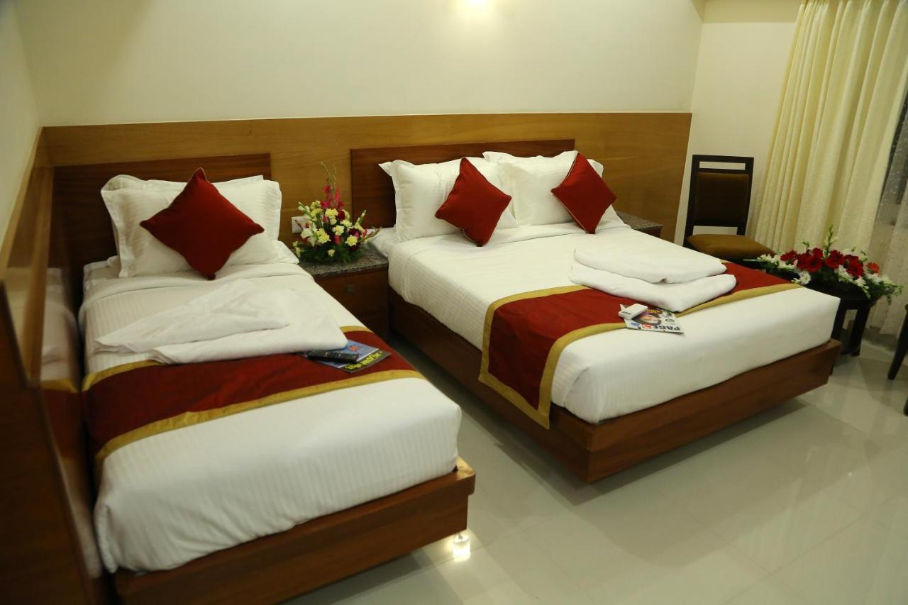 Hotel U.T.Elegance Bangalore Esterno foto