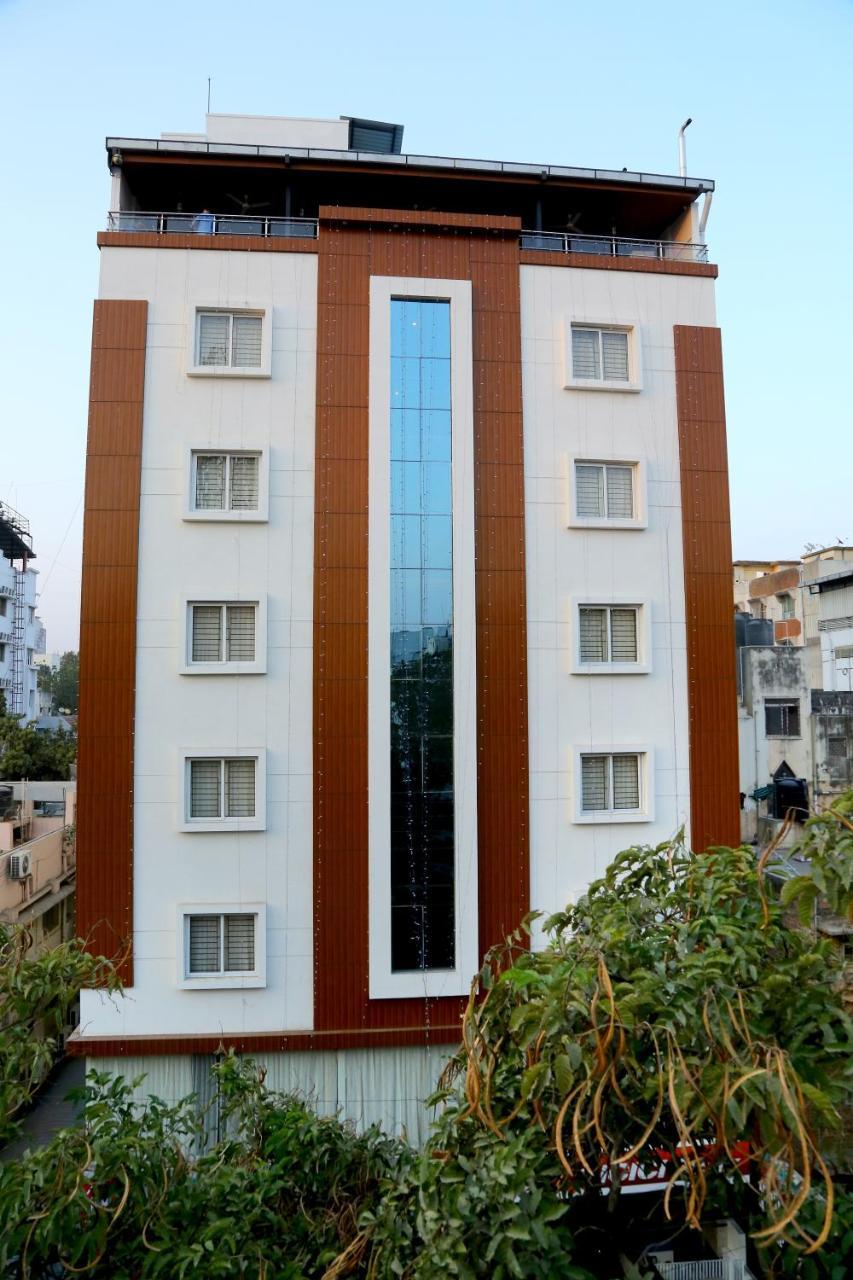 Hotel U.T.Elegance Bangalore Esterno foto